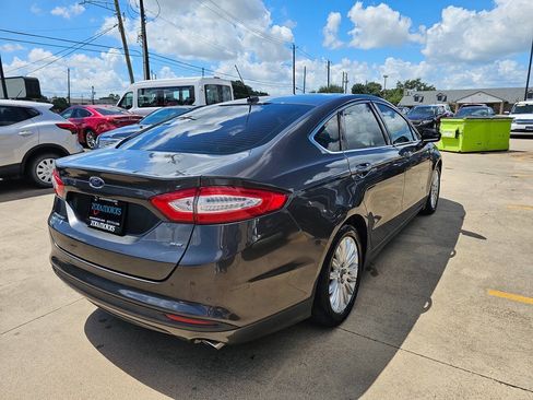 Used 2016 Ford Fusion Energi SE FWD image 4