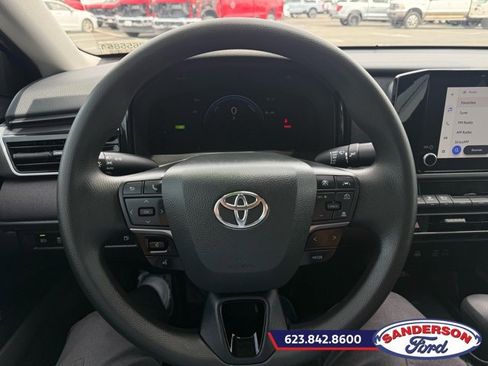 Used 2025 Toyota Camry LE w/ Convenience Package image 14