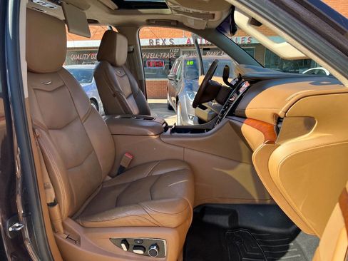 Used 2015 Cadillac Escalade ESV Platinum image 22
