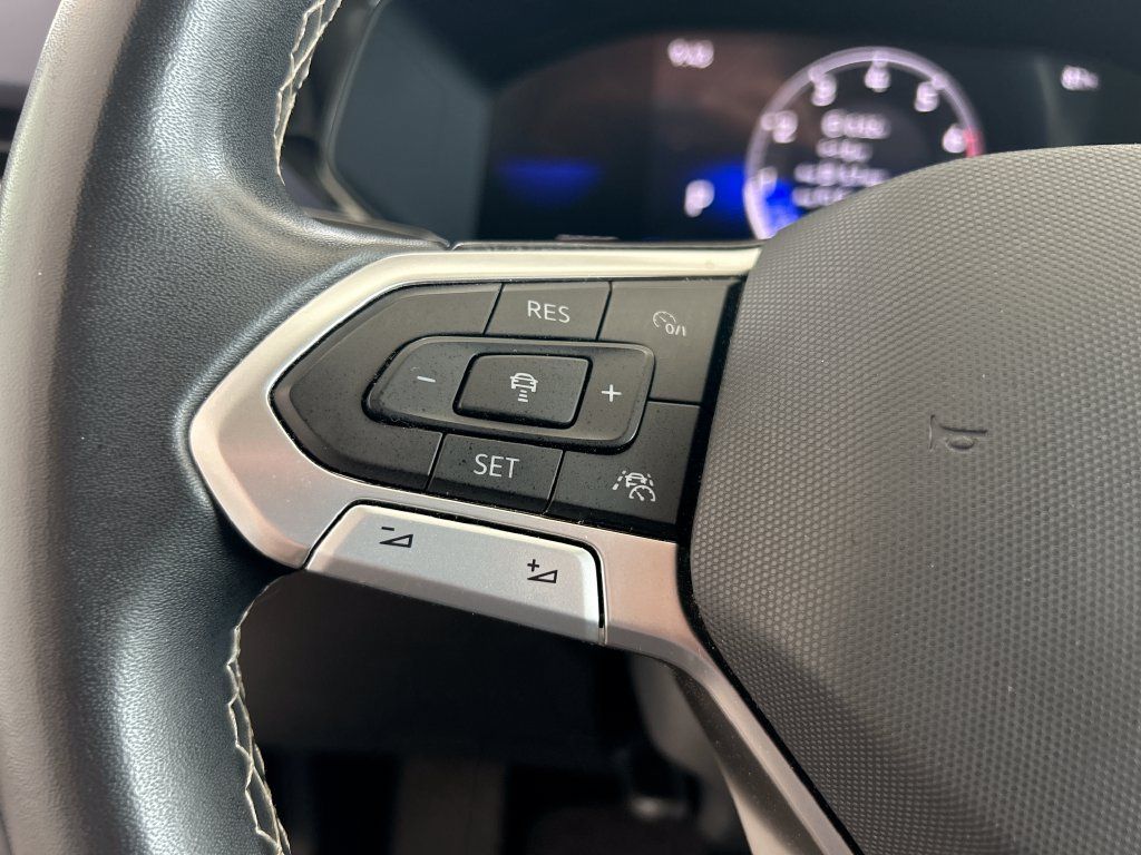 Certified 2023 Volkswagen Taos SE FWD image 15