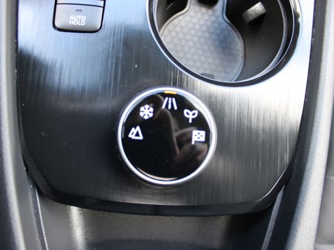 Certified 2024 Nissan Rogue SV w/ SV Premium Package image 19