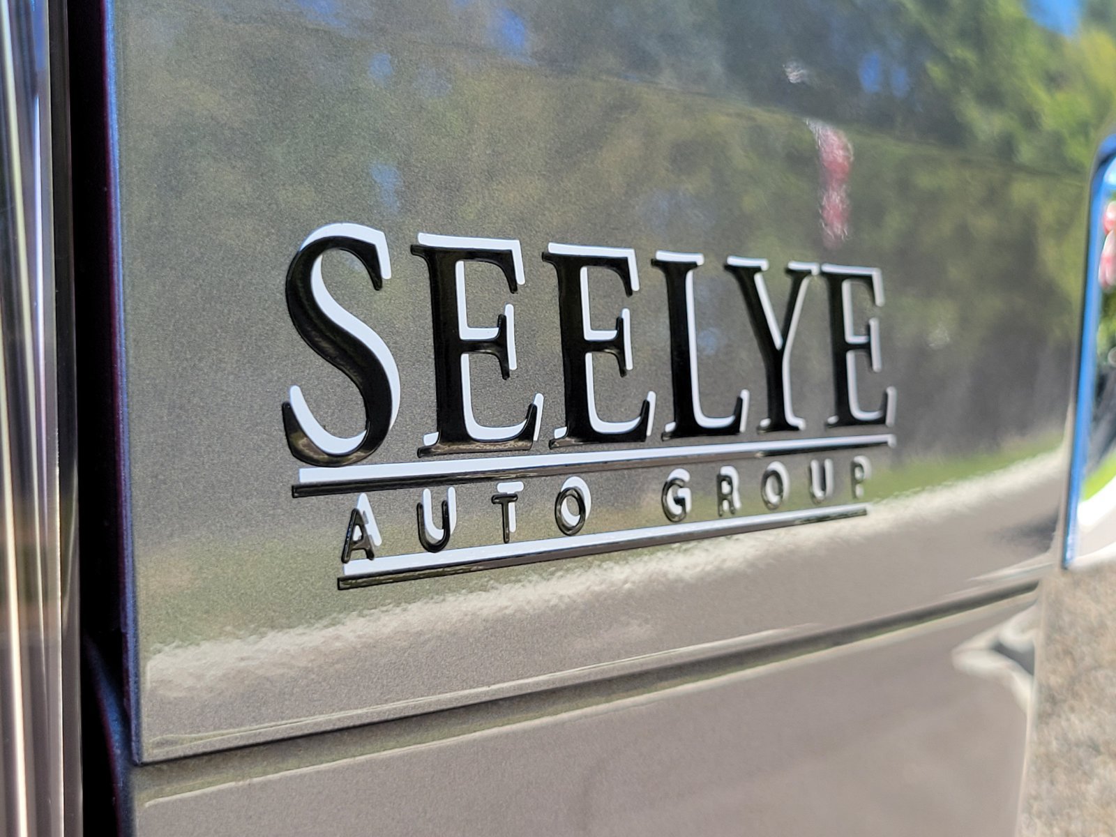 Used 2021 GMC Yukon XL SLT w/ Rear Media and Nav Package AWD/4WD image 35
