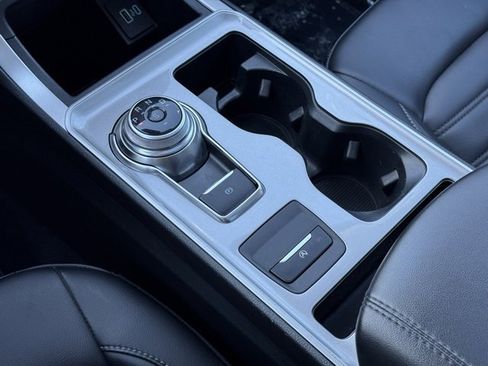 Certified 2024 Ford Edge SEL w/ Convenience Package image 16