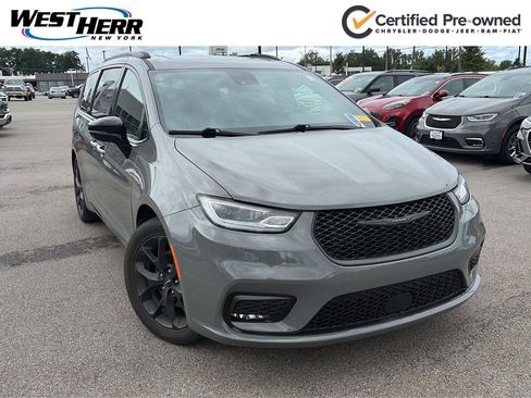 Used 2025 Chrysler Pacifica Limited FWD image 1