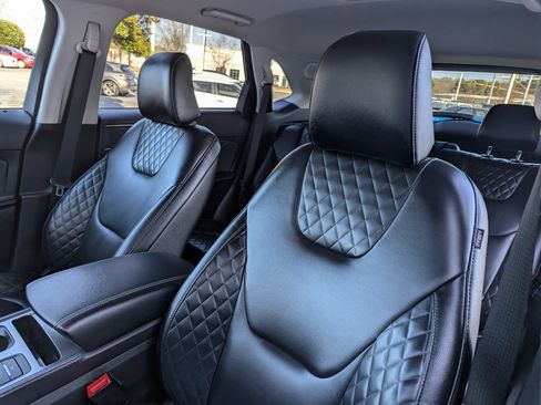 Used 2024 Ford Edge Titanium image 14