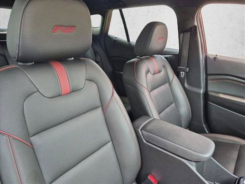 Used 2024 Chevrolet Trax RS w/ Sunroof Package FWD image 20