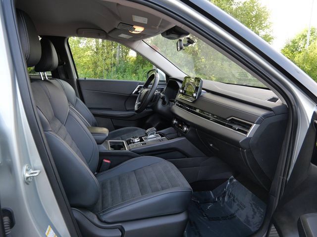 Used 2024 Mitsubishi Outlander SE AWD/4WD image 8