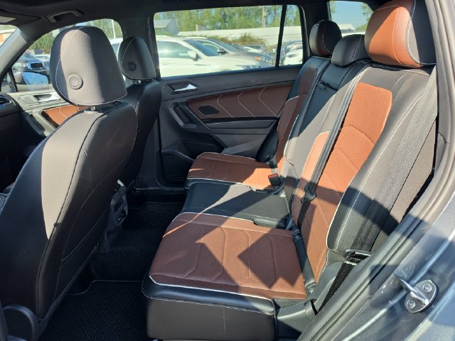 Certified 2024 Volkswagen Tiguan SEL R-Line AWD/4WD image 11