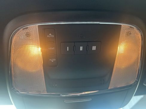 Used 2022 Dodge Charger SXT w/ Driver Convenience Group AWD/4WD image 30