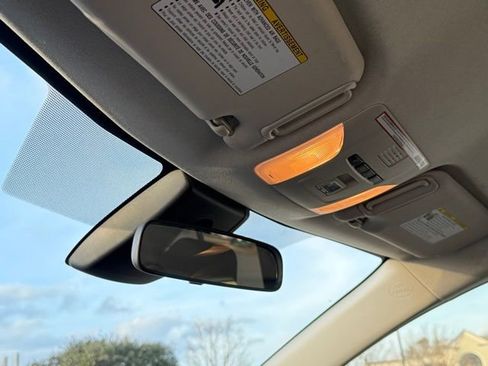 Used 2020 Toyota Corolla LE image 25