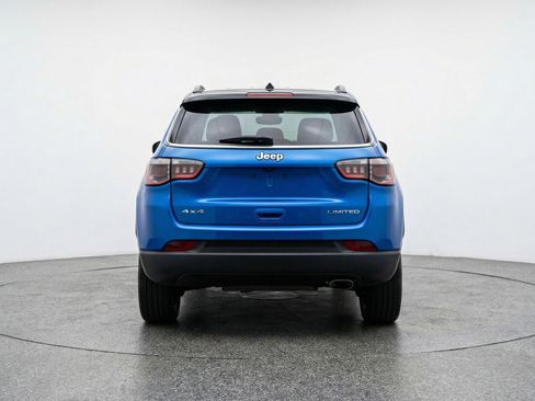 Used 2025 Jeep Compass Limited image 7