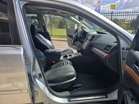 Used 2013 Subaru Outback 3.6R Limited image 21