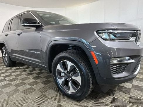 Used 2022 Jeep Grand Cherokee Limited 4xe AWD/4WD image 2