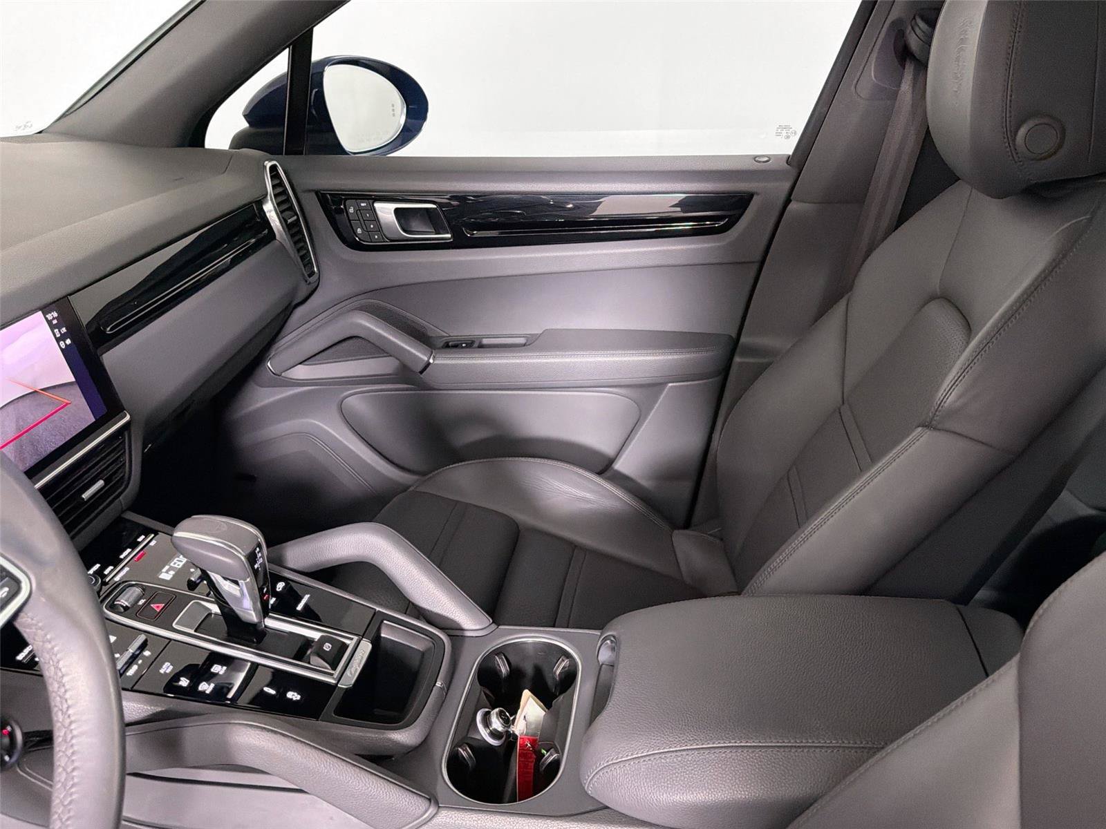 Certified 2022 Porsche Cayenne Coupe AWD/4WD image 30
