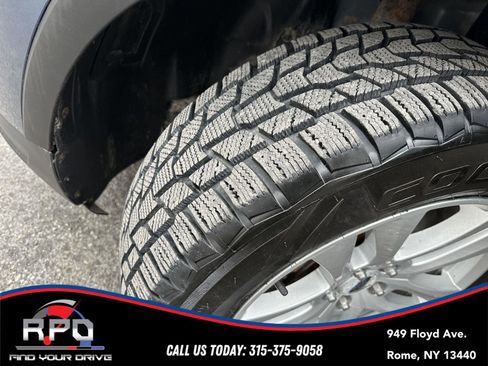 Used 2018 Ford Explorer XLT w/ Equipment Group 202A image 11