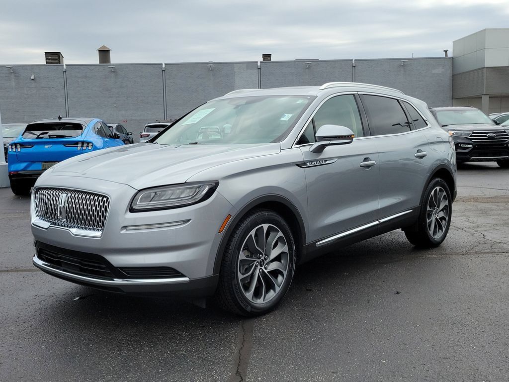 Certified 2023 Lincoln Nautilus Reserve w/ Luxury Package AWD/4WD image 8