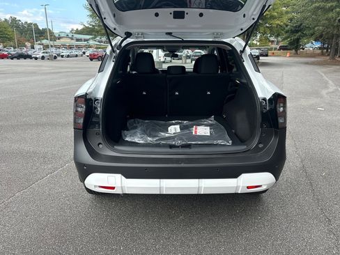 New 2026 Nissan Kicks SV image 18