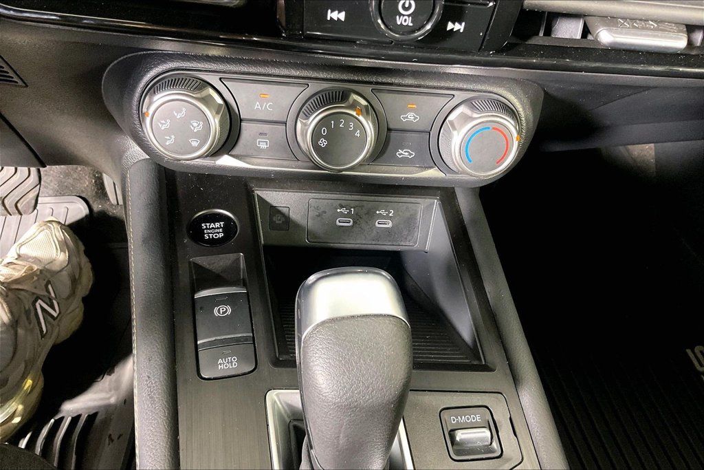 Used 2025 Nissan Kicks SV AWD/4WD image 27