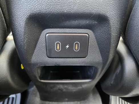 Used 2024 Hyundai Venue SEL FWD image 14