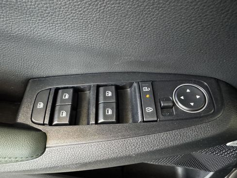 Used 2024 Kia Seltos SX w/ SX Sunroof Package image 18