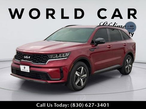 Used 2023 Kia Sorento S image 3