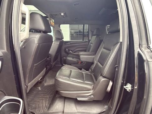 Used 2017 Chevrolet Suburban LT image 41
