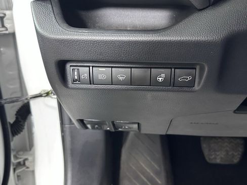 Used 2022 Toyota RAV4 XLE image 22