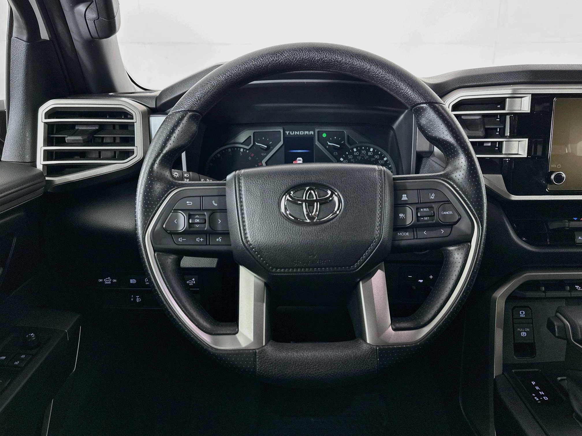 Used 2025 Toyota Tundra SR5 w/ SR5 Convenience Package AWD/4WD image 18
