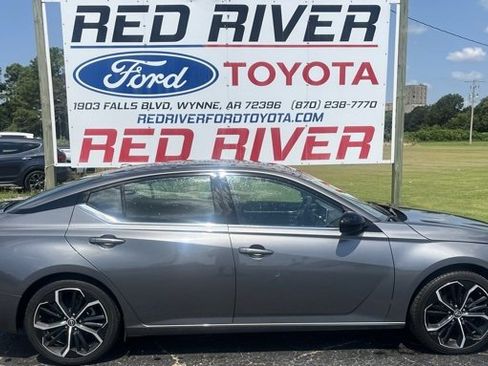 Used 2024 Nissan Altima 2.5 SR image 1