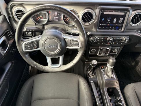Used 2019 Jeep Wrangler Unlimited Sahara AWD/4WD image 31