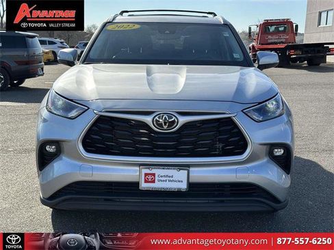 Certified 2022 Toyota Highlander XLE image 2