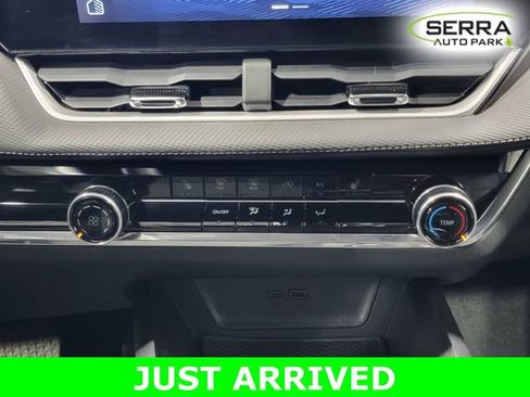 Certified 2025 Chevrolet Equinox LT w/ Safety and Technology Package image 22