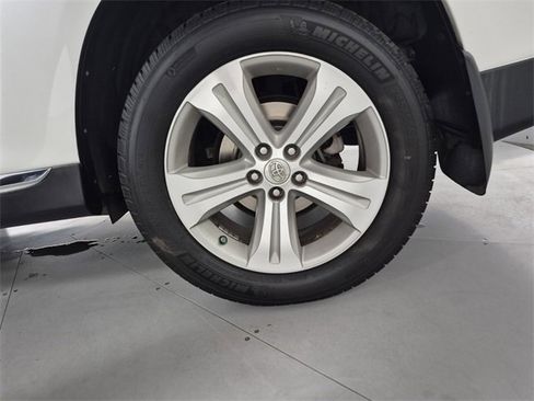 Used 2012 Toyota Highlander Limited image 14