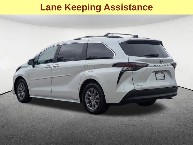 Used 2024 Toyota Sienna XLE w/ XLE Plus Package AWD/4WD image 7