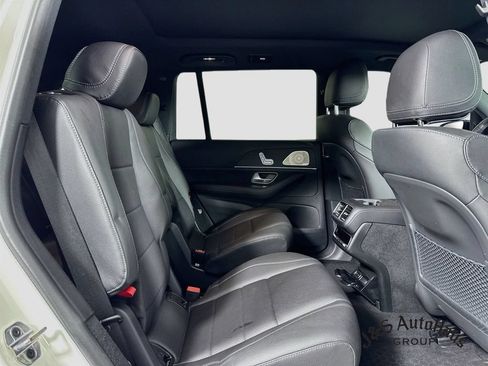 Used 2025 Mercedes-Benz GLS 450 4MATIC w/ AMG Line Exterior image 36