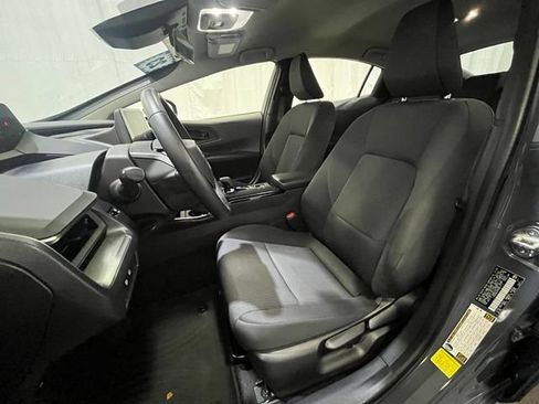 Certified 2023 Toyota Prius LE FWD image 9