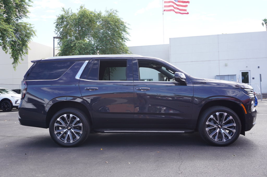 Certified 2025 Chevrolet Tahoe High Country w/ Sun And Tow Package AWD/4WD image 6