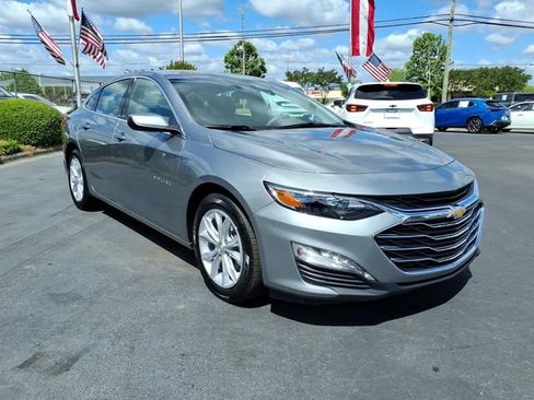Used 2025 Chevrolet Malibu LT FWD image 1