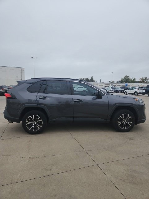 Used 2021 Toyota RAV4 LE AWD/4WD image 6