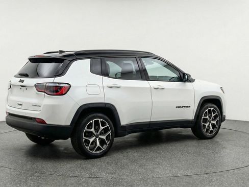 Used 2025 Jeep Compass Limited AWD/4WD image 9
