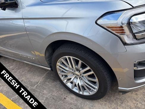 Used 2024 Ford Expedition Platinum image 4