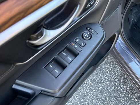 Used 2022 Honda CR-V EX-L image 15