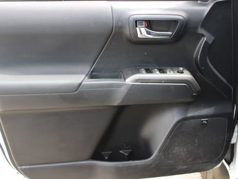 Used 2019 Toyota Tacoma TRD Pro AWD/4WD image 30