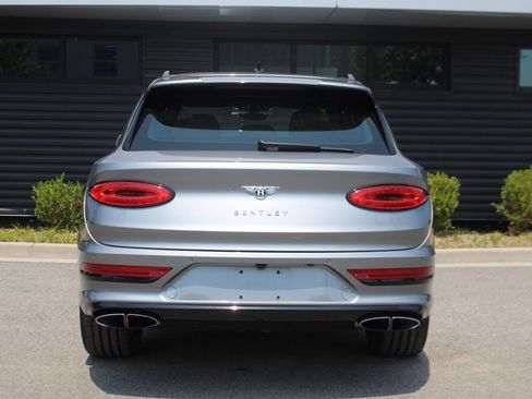 Used 2021 Bentley Bentayga image 6