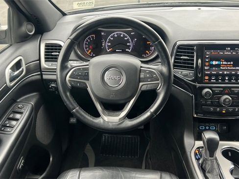 Used 2022 Jeep Grand Cherokee Limited image 17