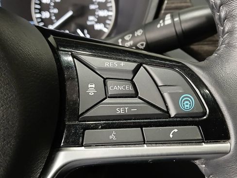 Used 2020 Nissan Altima 2.0 Platinum FWD image 27