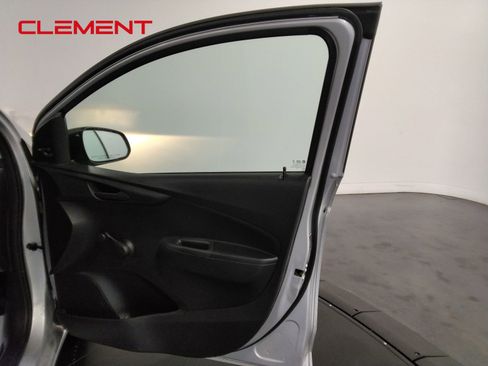 Used 2022 Chevrolet Spark LS image 33