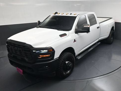 Used 2025 RAM 3500 Tradesman AWD/4WD image 16