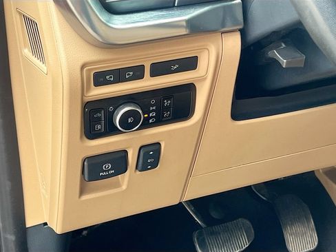 Used 2023 Ford F150 Lariat AWD/4WD image 10
