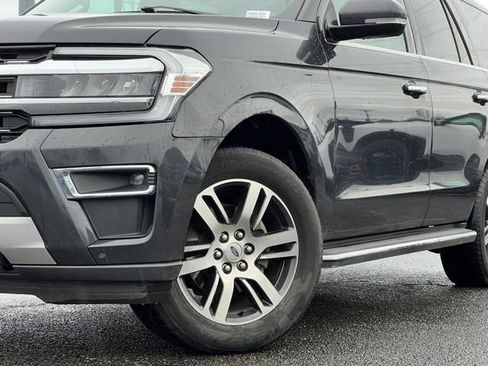 Used 2023 Ford Expedition Limited AWD/4WD image 2
